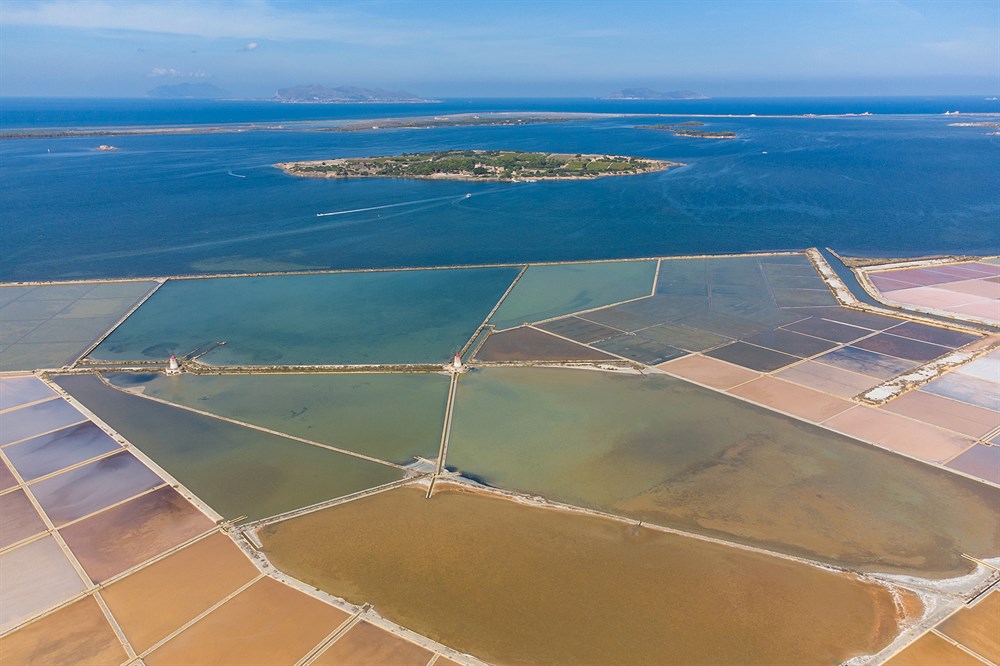 img:https://www.thethinkingtraveller.com/media/Resized/SICILY local areas/Mozia/1000/shutterstock_2044378790.jpg